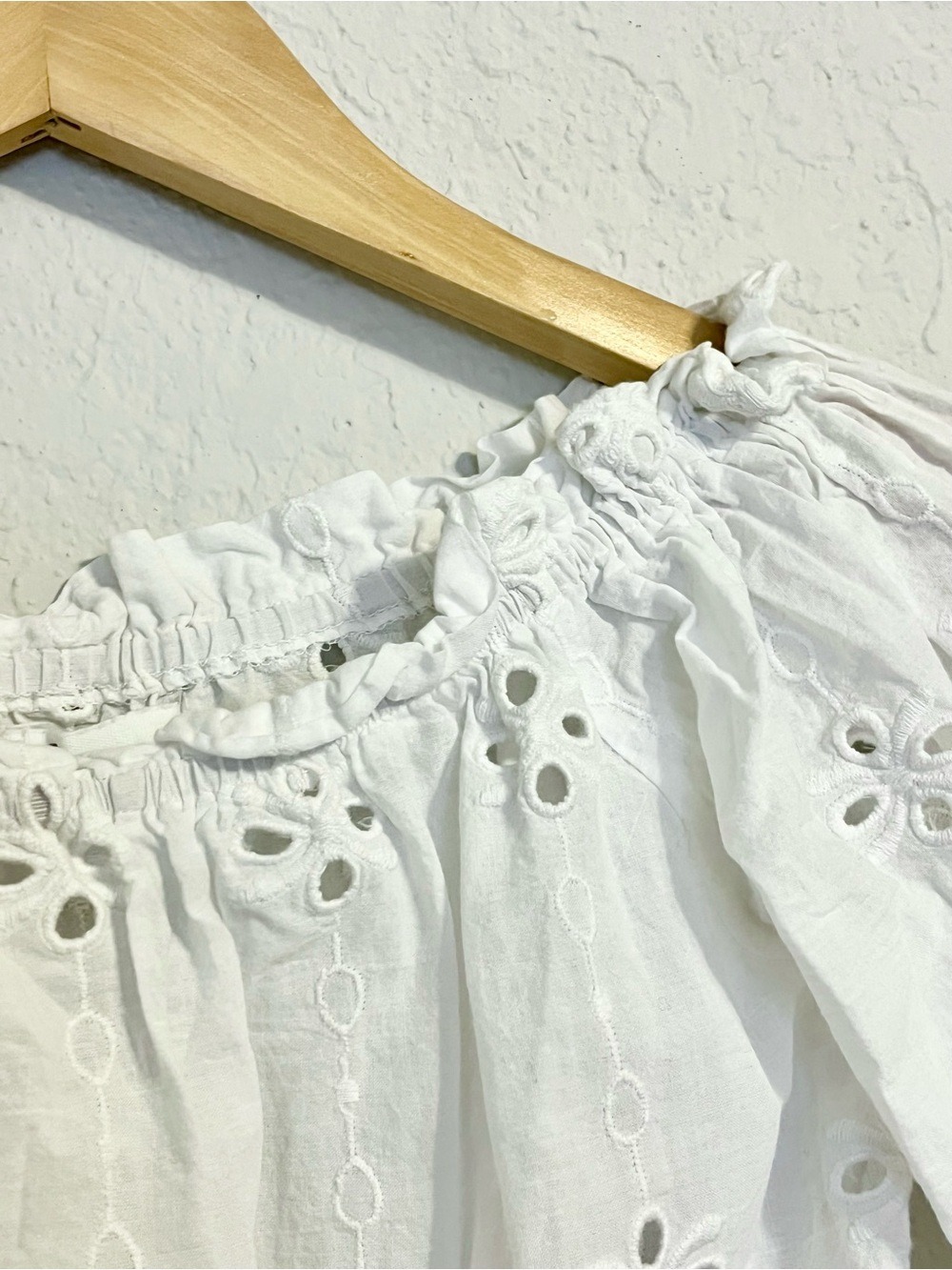 White Eyelet Peplum Blouse XS Off Shoulder 100% Cotton Cottagecore Boho Milkmaid - Picture 6 of 7